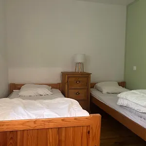 Maison De Melles